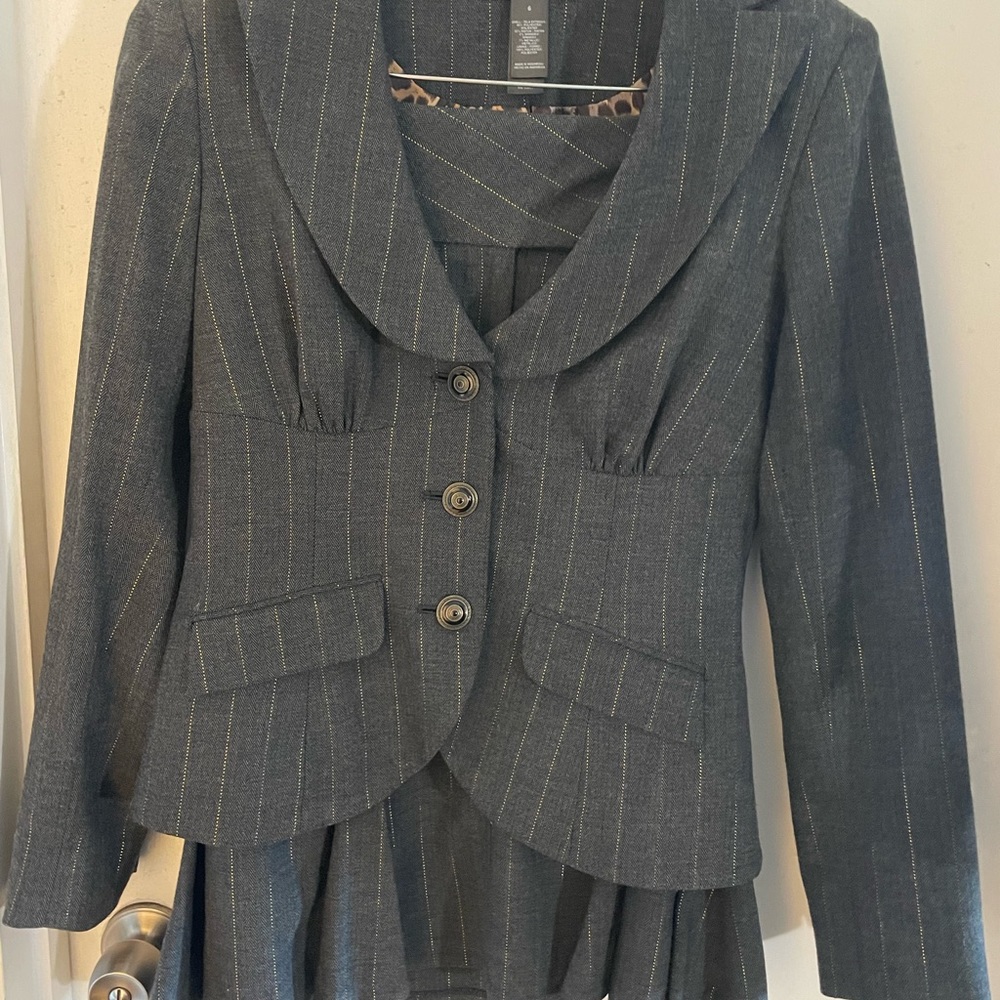 Bisou Bisou - Grey Pinstripe Suit Blazer and Skirt with gold pinstripes Size 6